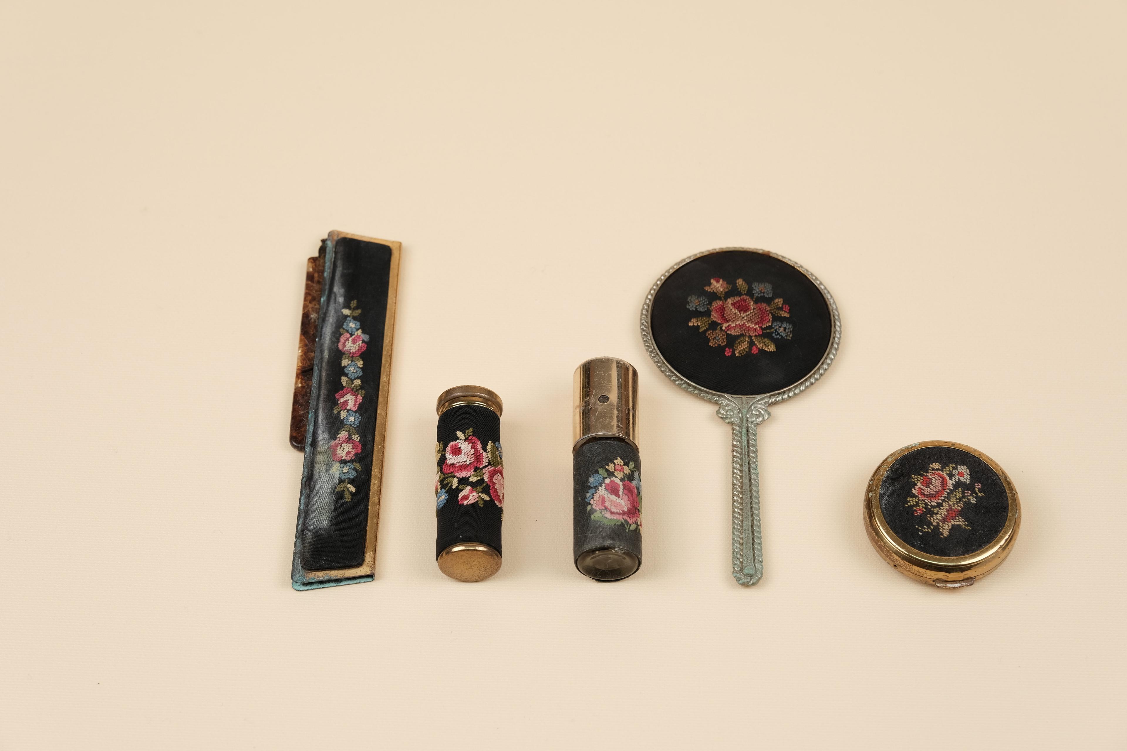 화장도구 (Toilettengarnitur)